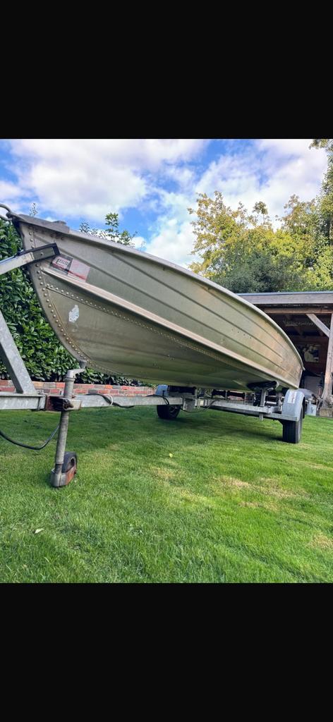 Motorboot aluminium met 6pk Suzuki en kanteltrailer, Watersport en Boten, Vis- en Consoleboten, Gebruikt, Tot 10 pk, 3 tot 6 meter