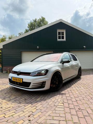 Volkswagen Golf GTI Performance 2.0 TSI DSG 2015 Onyx white beschikbaar voor biedingen