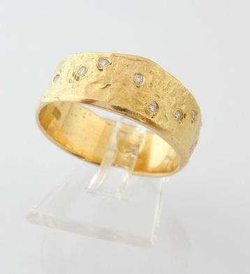 Brede 14 Karaat Gouden Ring Damesring 9 Diamanten beschikbaar voor biedingen