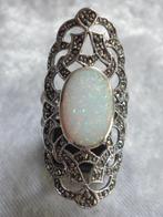 Mooie Lange Zilveren Ring met Opaal, Sieraden, Tassen en Uiterlijk, Antieke sieraden, Verzenden, Zilver, Ring, Met edelsteen