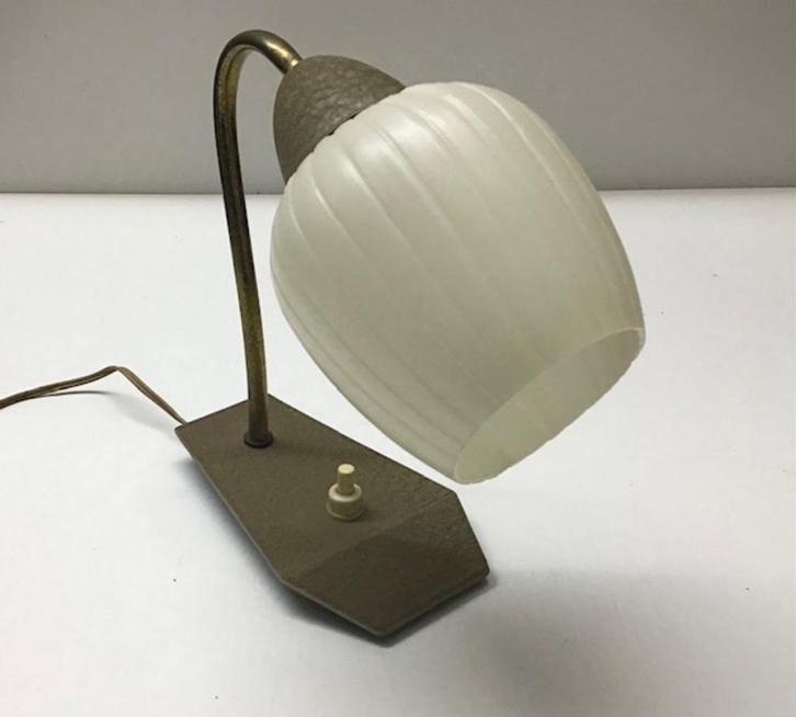 Mooi vintage wandlampje uit de jaren 50., Huis en Inrichting, Lampen | Wandlampen, Gebruikt, Kunststof, Metaal, Ophalen of Verzenden
