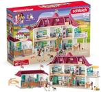 SCHLEICH® 42706 Horse Club Landhuis en Stal - € 127,75, Ophalen of Verzenden, Nieuw