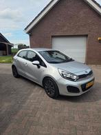 Kia rio 5DRS 2011 grijs Nieuw apk (LEES BESCHRIJVING), Voorwielaandrijving, 450 kg, 1396 cc, 49 €/maand