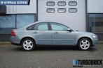 Volvo S40 2.0 Kinetic |Cruise | Climate | Trekhaak |16" lmv, Auto's, Volvo, Stof, Zwart, 4 cilinders, Blauw