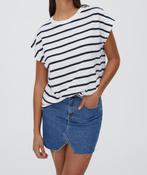 Pull & Bear gestreept wit t-shirt met asymmetrische zoom S, Wit, Nieuw, Ophalen of Verzenden, Korte mouw