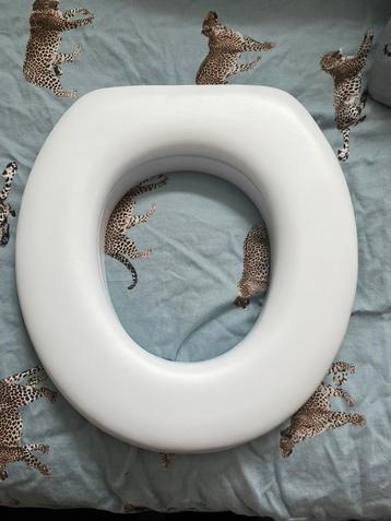 Nieuwe able2 toiletverhoger zacht beschikbaar voor biedingen