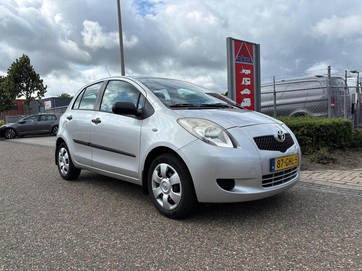 Toyota Yaris 1.3 VVTi Sol | Parkeersensoren achter | Airco |, Auto's, Toyota, Bedrijf, Te koop, Yaris, ABS, Airbags, Airconditioning