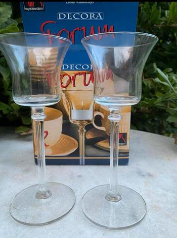 Leerdam, Decora , Forum , 2. Kandelaars op voet 18 cm. beschikbaar voor biedingen