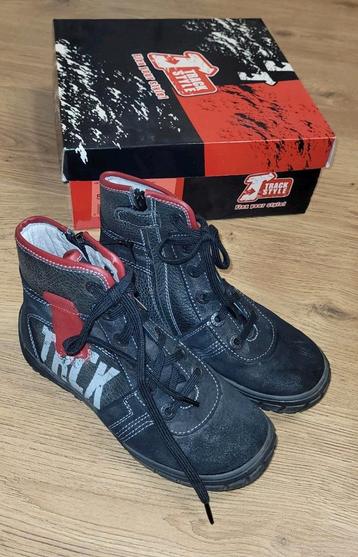Nieuwe stoere schoenen track en style maat 31 beschikbaar voor biedingen