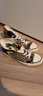 Leuke basketbalschoenen met legerprint maat 39, Ophalen of Verzenden, Zo goed als nieuw, Sneakers of Gympen