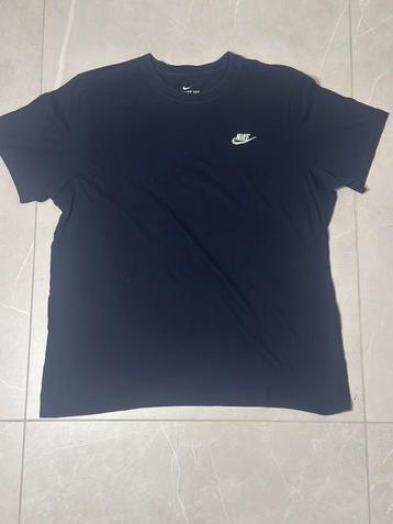 Nike T-Shirt Zwart M beschikbaar voor biedingen