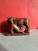 Stenen Kamdhenu koe met kalf belangrijk in Hindoeïsme, Ophalen of Verzenden