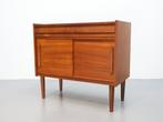 Vintage Deens dressoir teak schuifdeuren, Deens design vintage teak dressoir, Teakhout, 50 tot 100 cm, Niet bekend