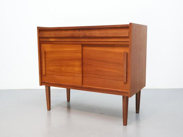 Vintage Deens dressoir teak schuifdeuren, Huis en Inrichting, Kasten | Dressoirs, Gebruikt, 50 tot 100 cm, 25 tot 50 cm, Met lade(s)