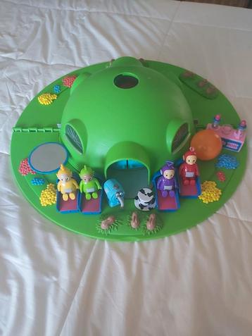 TELETUBBIES HOME HILL SPEELSET  Tomy  beschikbaar voor biedingen