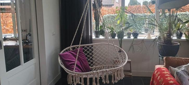 Leuke hangstoel, Huis en Inrichting, Stoelen, Zo goed als nieuw, Twee, Riet of Rotan, Stof, Wit, Ophalen