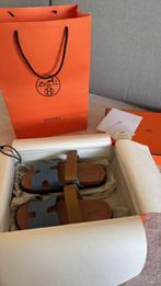 Hermes chypre, Kleding | Dames, Schoenen, Ophalen of Verzenden, Zo goed als nieuw, Zwart, Sneakers of Gympen