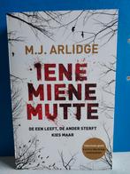 M.J. Arlidge - Iene Miene Mutte, Ophalen of Verzenden, Zo goed als nieuw, Nederland, M.J. Arlidge