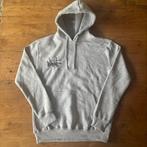 Grijze Stüssy Hoodie met Backlogo - M - Nieuw, Kleding | Heren, Truien en Vesten, Stussy, Nieuw, Grijs, Verzenden