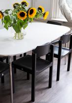 Witte eettafel, Ophalen