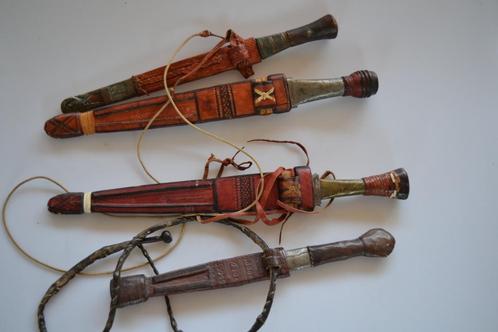 vier authentieke Touareg messen, Sahel gebied, Antiek en Kunst, Kunst | Niet-Westerse kunst, Ophalen of Verzenden