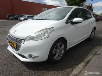 Peugeot 208 1.2 VTi Allure,Trekhaak,Nav! beschikbaar voor biedingen