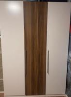 Kledingkast 3-deurs met legplanken en roedes, Ophalen, 100 tot 150 cm, 200 cm of meer, Met hangruimte