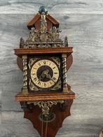 Zaanse klok notenhout, Antiek en Kunst, Antiek | Klokken, Ophalen of Verzenden