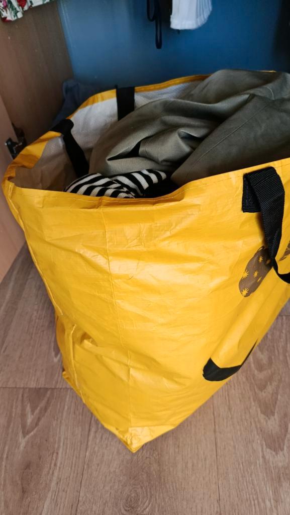 Tas vol kleding: broeken, shirtjes, leggings  mt 34/36, Kleding | Dames, Overige Dameskleding, Gedragen, Ophalen