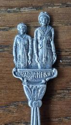 Lepeltje Toradja meisjes, Ophalen of Verzenden, Gebruikt