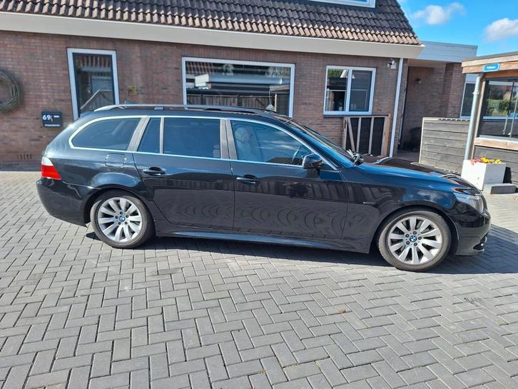 BMW 5-Serie 4.8 I 550 Touring AUT 2006 Zwart, Auto's, BMW, Particulier, 5-Serie, ABS, Adaptieve lichten, Adaptive Cruise Control