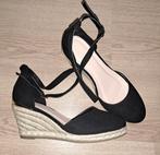 Prachtige zwarte Truffle Collection espadrilles mt 41, Zwart, Ophalen of Verzenden, Zo goed als nieuw, Espadrilles of Moccasins