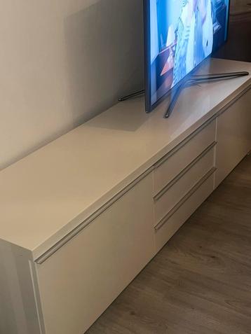Ikea tv meubek wit glans