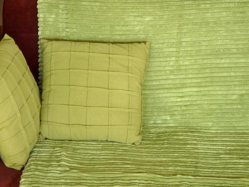 Groene sierkussens  37x37cm. eventueel met plaid, Huis en Inrichting, Woonaccessoires | Kussens, Zo goed als nieuw, Groen, Vierkant