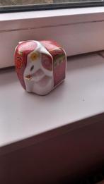 Porceleinen Olifant, Ophalen, Dier