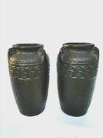 2 Art Nouveau vazen groen keramiek botanische stijl., Antiek en Kunst, Verzenden