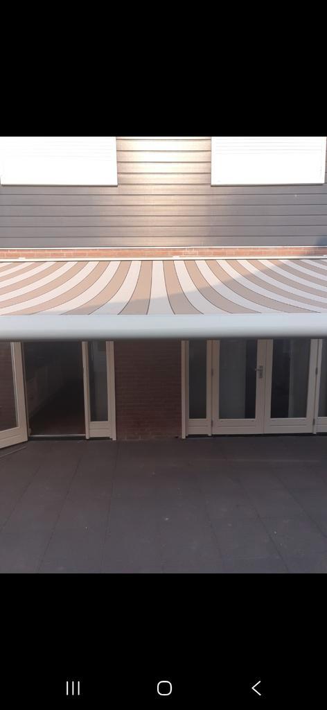 Elektrisch zonnescherm met Somfy motor, Tuin en Terras, Zonneschermen, Gebruikt, Knikarmscherm, Elektrisch, Ophalen