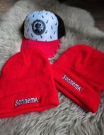 2 Sonnema rode mutsen en 1 baseballpetje nieuw  Doe een leuk, Ophalen, Nieuw, Muts