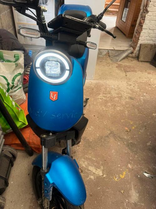 Elektrische scooter. La  souaris e-id k1 2024 704 km, Fietsen en Brommers, Snorfietsen en Snorscooters, Zo goed als nieuw, Overige merken
