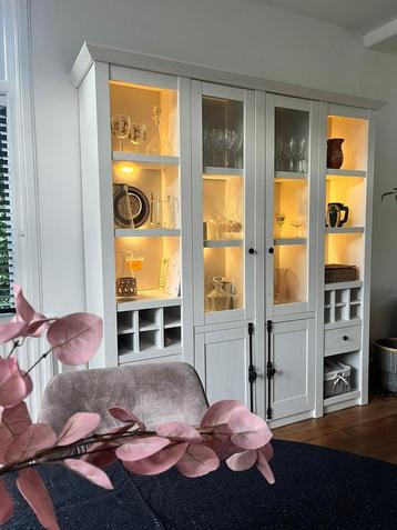 Buffetkast landelijk beschikbaar voor biedingen