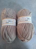 2 bollen wol beige, Ophalen of Verzenden, Zo goed als nieuw, Breien of Haken, Wol of Garen