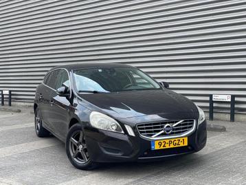 Volvo V60 1.6 T4 180PK Momentum (bj 2011) AUTOMAAT|LMV|NAV| beschikbaar voor biedingen