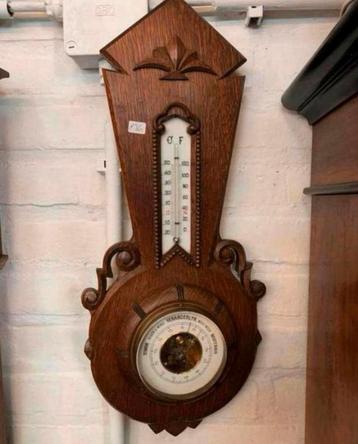 Barometer mooie antieke eikenhouten barometer . beschikbaar voor biedingen