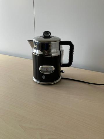 Zwarte Russell Hobbs Retro Classic waterkoker beschikbaar voor biedingen