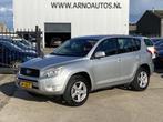 Toyota RAV4 2.0 VVTi 4X4 153 PK Linea Sol, AIRCO(CLIMA), CRU, Auto's, 1998 cc, Stof, 4 cilinders, 2000 kg
