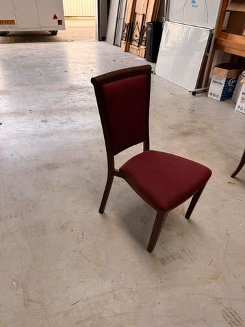 26x Stoel 15 euro per stoel beschikbaar voor biedingen