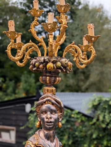 Grote houten beeld lamp. 210 cm hoog  beschikbaar voor biedingen