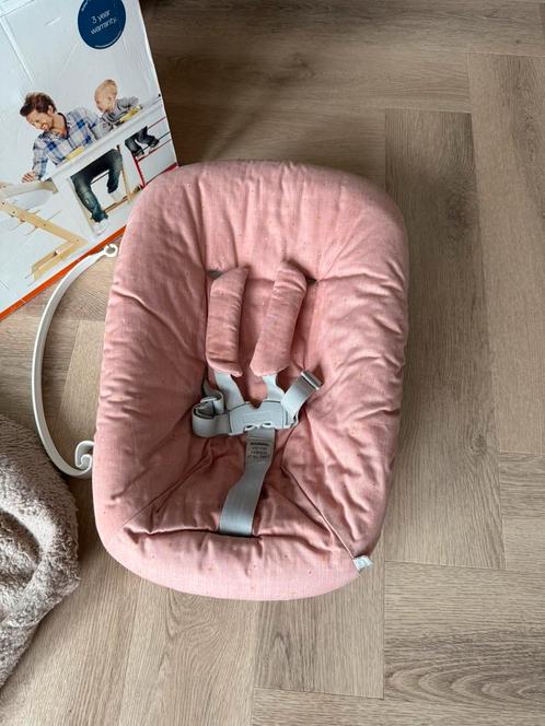 Stokke Tripp Trapp newbornset nieuwe versie coral confetti, Kinderen en Baby's, Kinderstoelen, Zo goed als nieuw, Overige typen