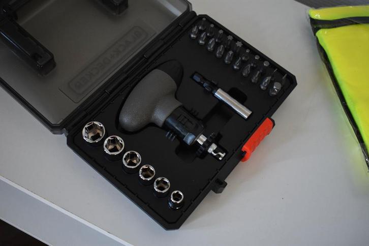 BLACK & DECKER SOS kit zaklamp => geslaagd rijbewijs cado, Auto diversen, Overige Auto diversen, Ophalen of Verzenden