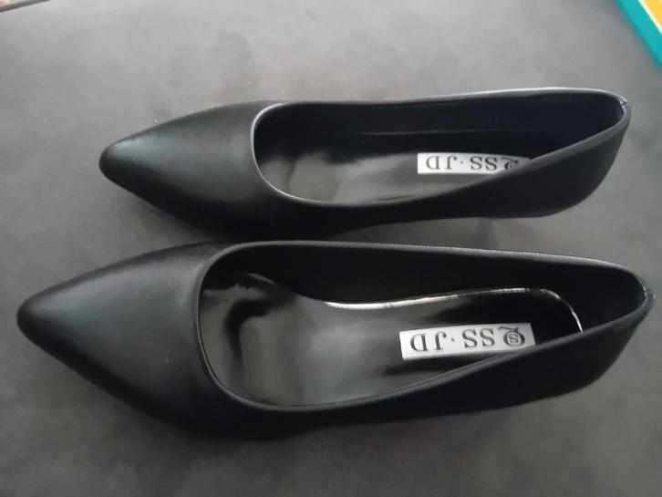 Elegante zwarte dameshakjes maat 37, Kleding | Dames, Schoenen, Zo goed als nieuw, Zwart, Ophalen of Verzenden